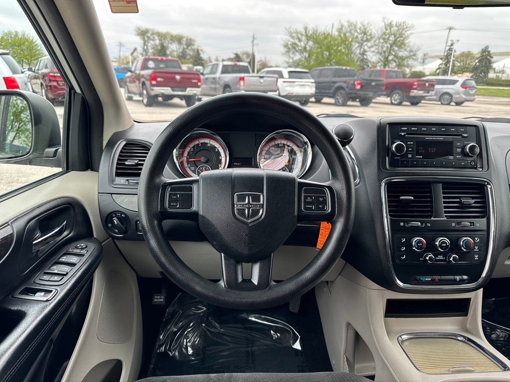 Used 2015 Dodge Grand Caravan SXT FWD image 13