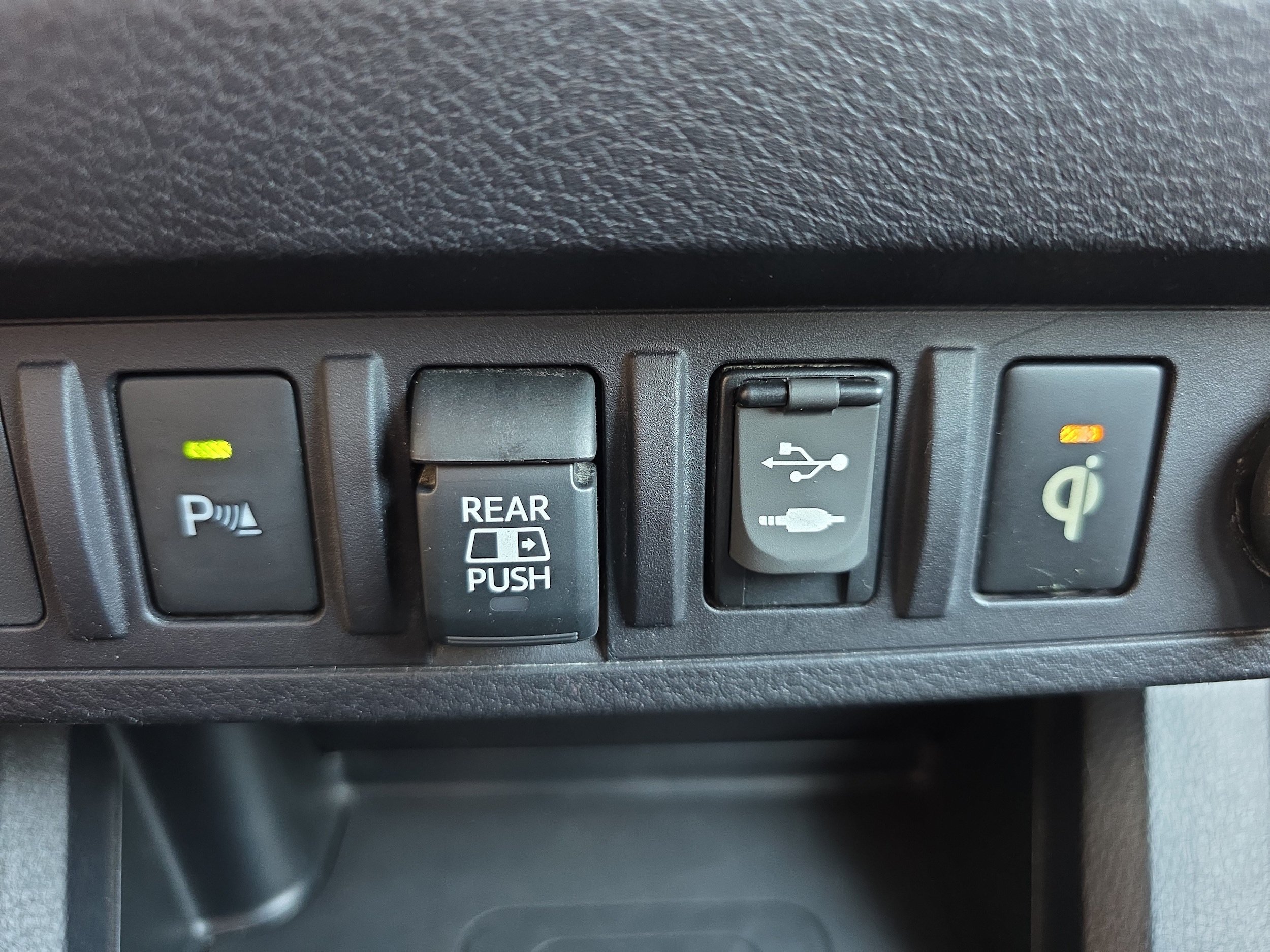 Used 2019 Toyota Tacoma TRD Off-Road w/ Technology Package AWD/4WD image 21