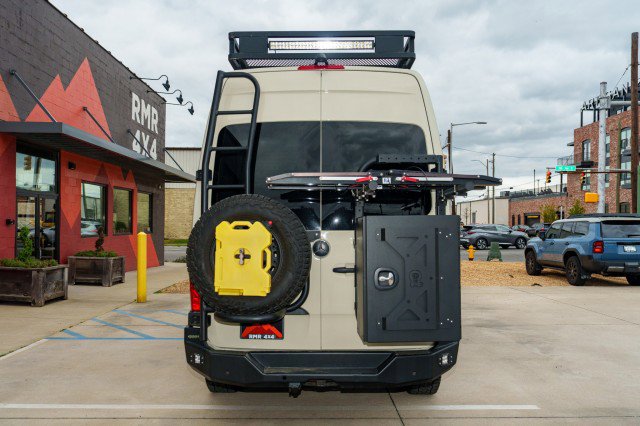Used 2020 Mercedes-Benz Sprinter 2500 w/ Driver Convenience Package image 6