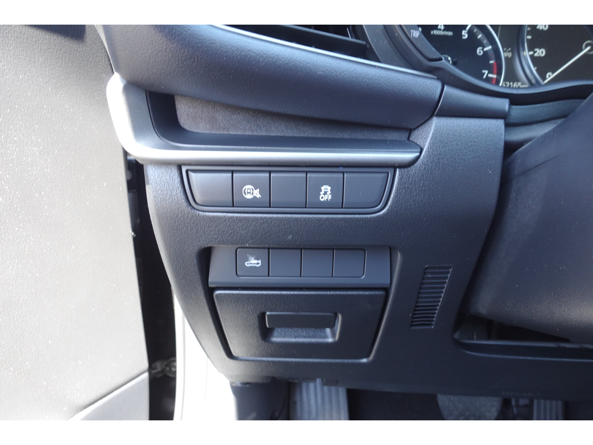 Used 2024 MAZDA MAZDA3 s FWD image 12
