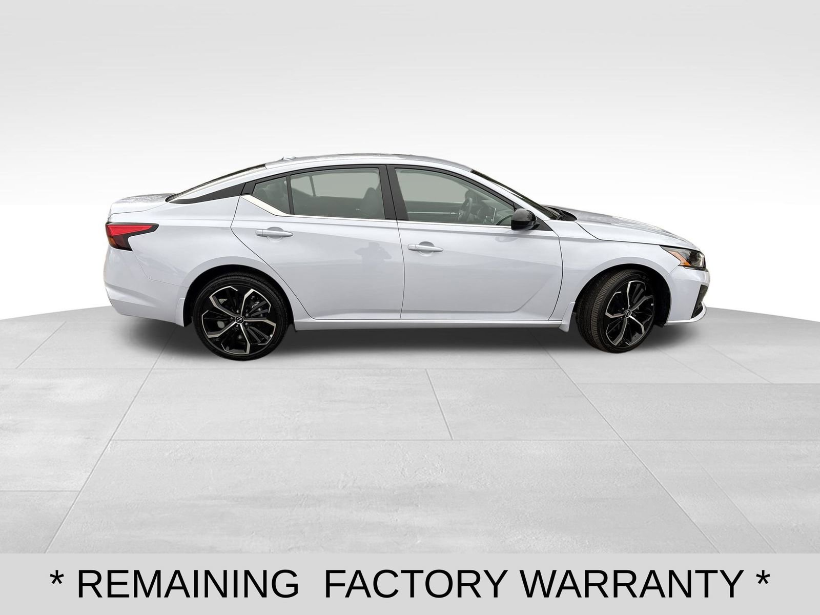 Used 2025 Nissan Altima 2.5 SR image 6