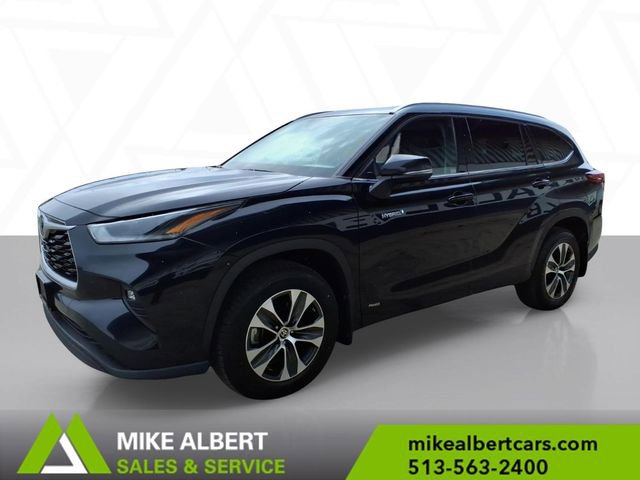 Used 2021 Toyota Highlander XLE image 3