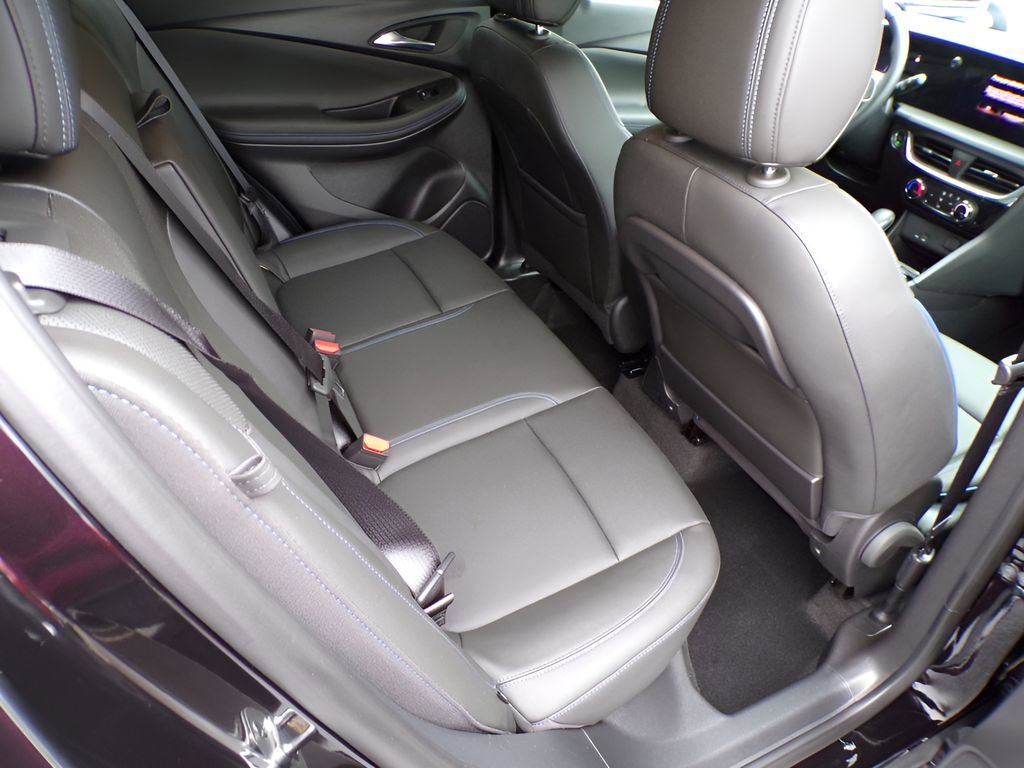 Used 2025 Buick Encore GX Sport Touring w/ Comfort Package image 7