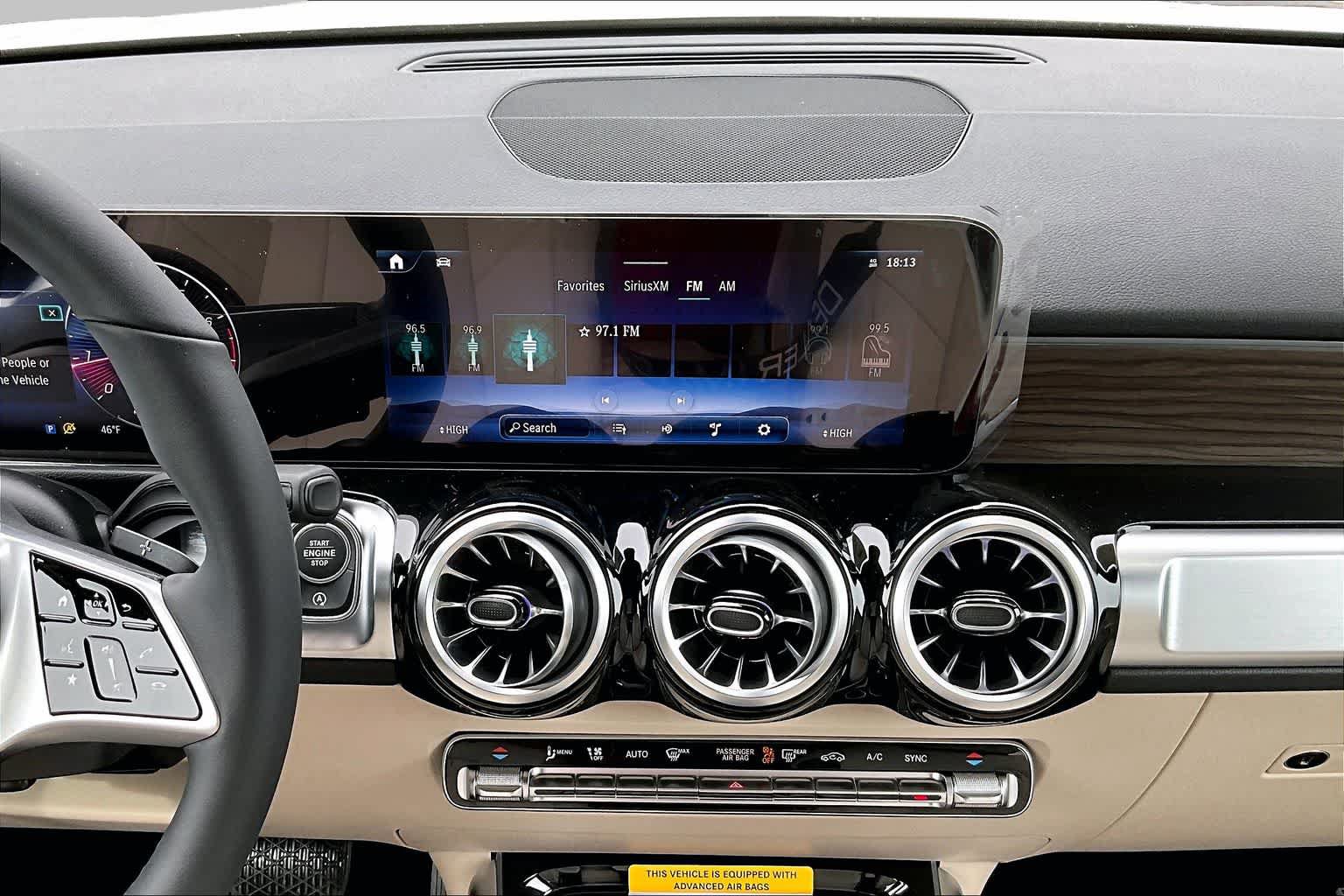 New 2026 Mercedes-Benz GLB 250 4MATIC image 9