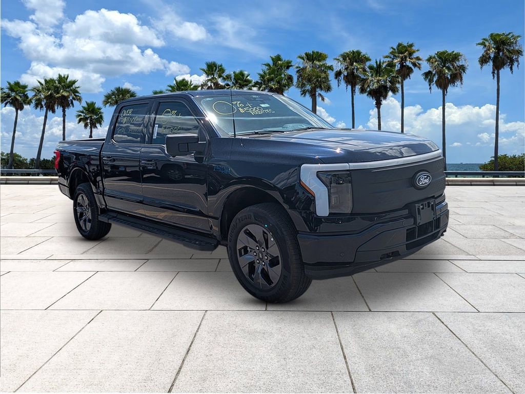New 2025 Ford F150 Lightning Flash AWD/4WD image 1