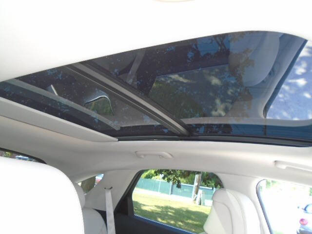 Used 2022 Genesis GV70 2.5T w/ Select Package image 15