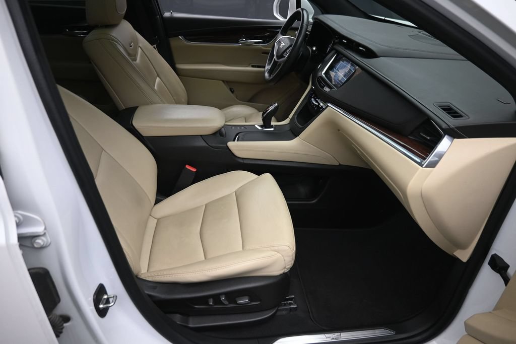 Used 2017 Cadillac XT5 Premium Luxury AWD/4WD image 9
