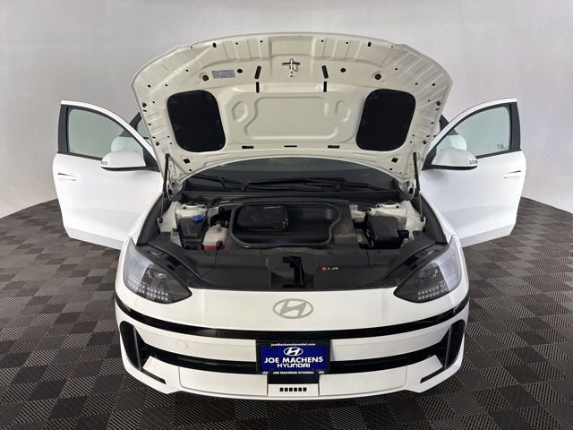 Used 2024 Hyundai Ioniq 6 SE RWD image 12