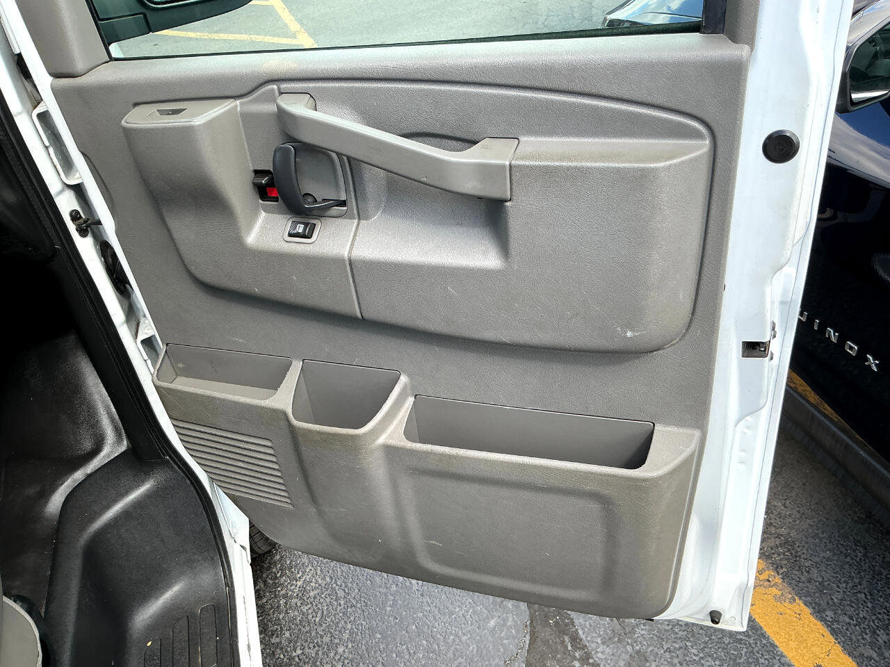 Used 2019 Chevrolet Express 3500 w/ Driver Convenience Package image 22