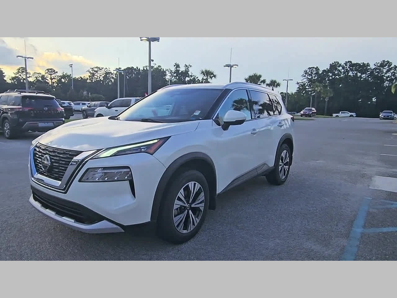 Used 2021 Nissan Rogue SV w/ Premium Package FWD image 22