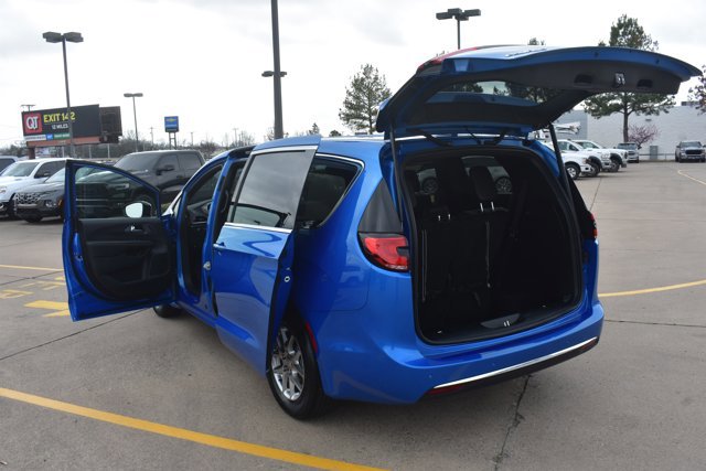 New 2026 Chrysler Pacifica Select image 17