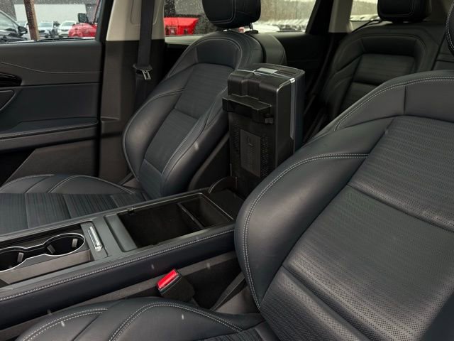 Used 2025 Lincoln Nautilus Reserve image 38