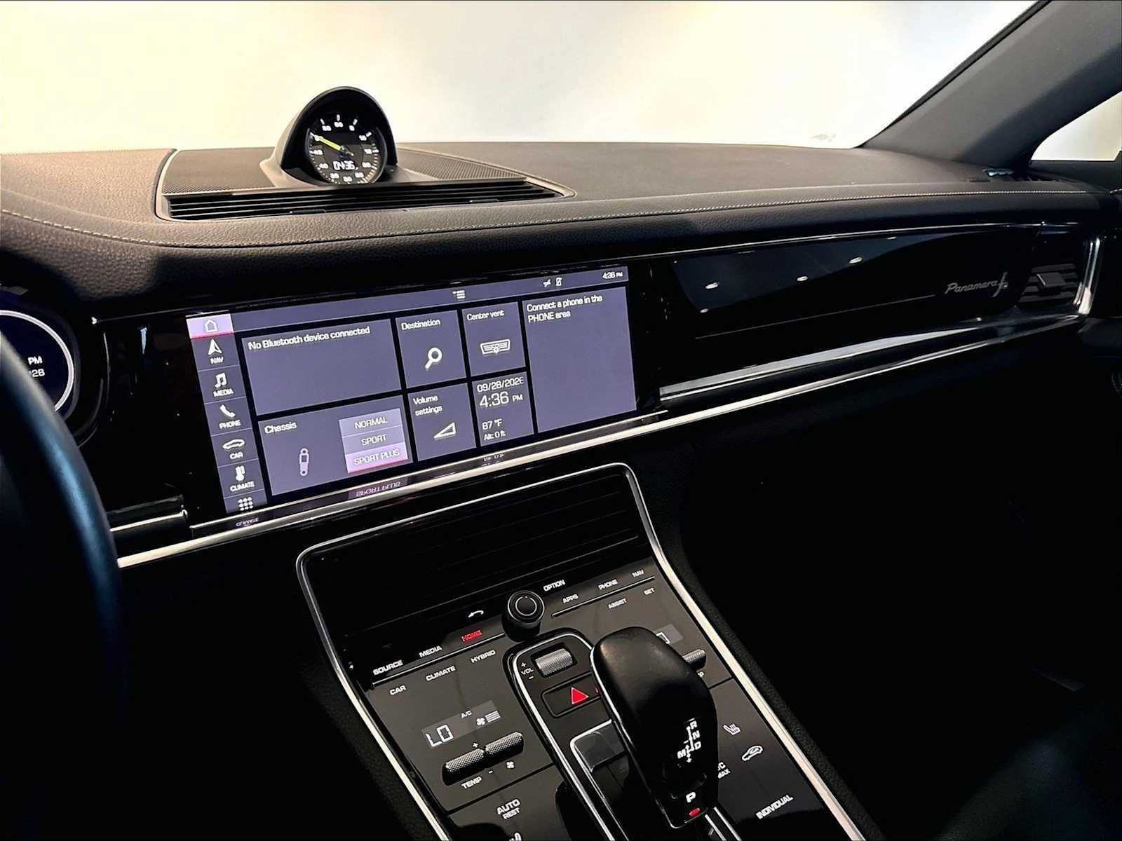 Used 2020 Porsche Panamera 4 AWD/4WD image 20