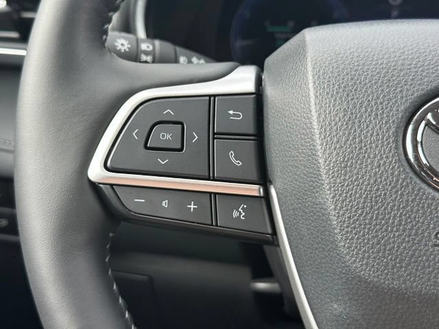 Used 2025 Toyota Highlander Platinum AWD/4WD image 16