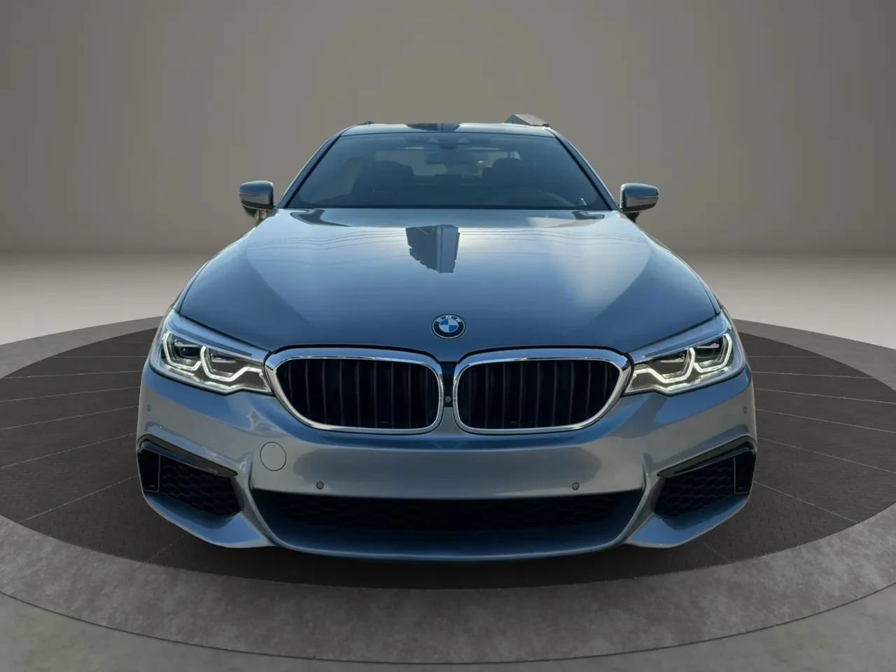 Used 2018 BMW 540i RWD image 2