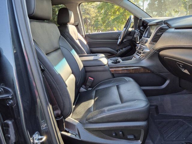 Used 2020 Chevrolet Tahoe LT w/ RST Edition AWD/4WD image 32
