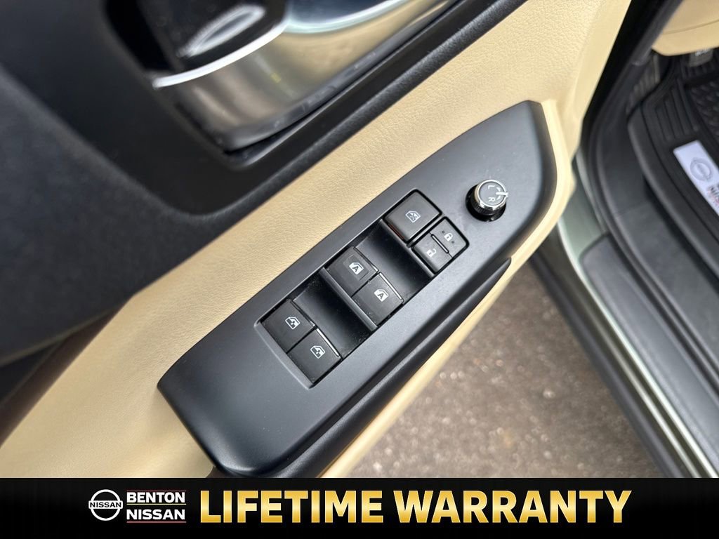 Used 2019 Toyota Highlander XLE image 12