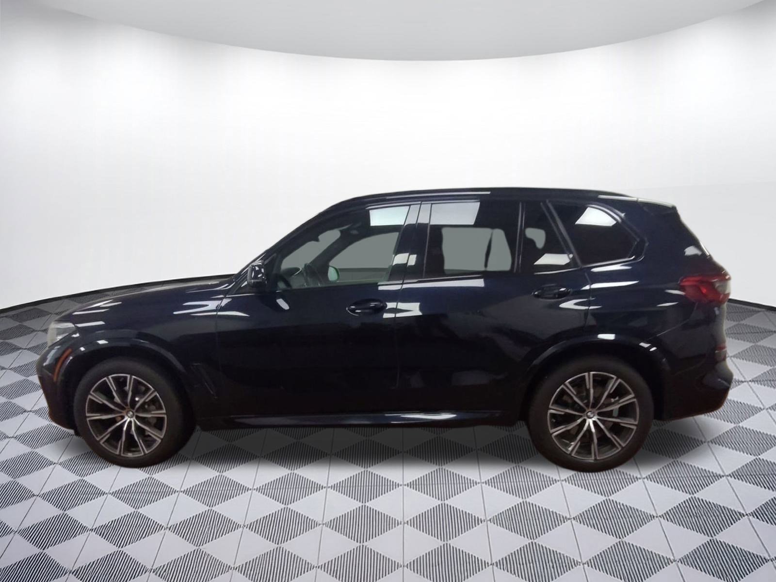 Used 2019 BMW X5 xDrive40i w/ M Sport Package image 2