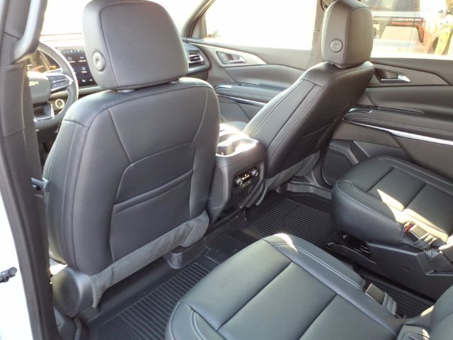 New 2027 Chevrolet Traverse LT w/ LPO, Floor Liner Package FWD image 8