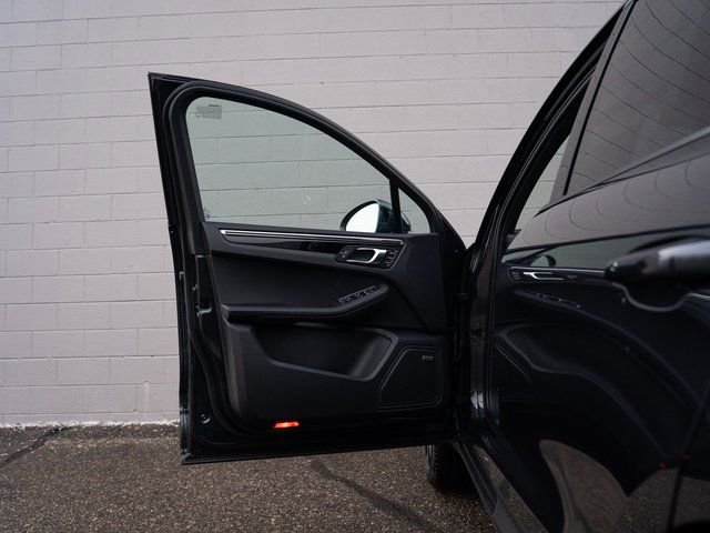 New 2026 Porsche Macan image 15