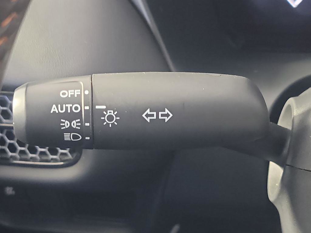 Certified 2025 Honda HR-V Sport image 28