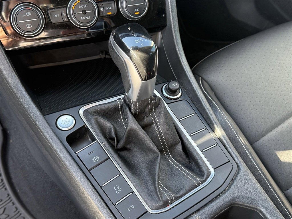 Used 2022 Volkswagen Jetta SE image 20
