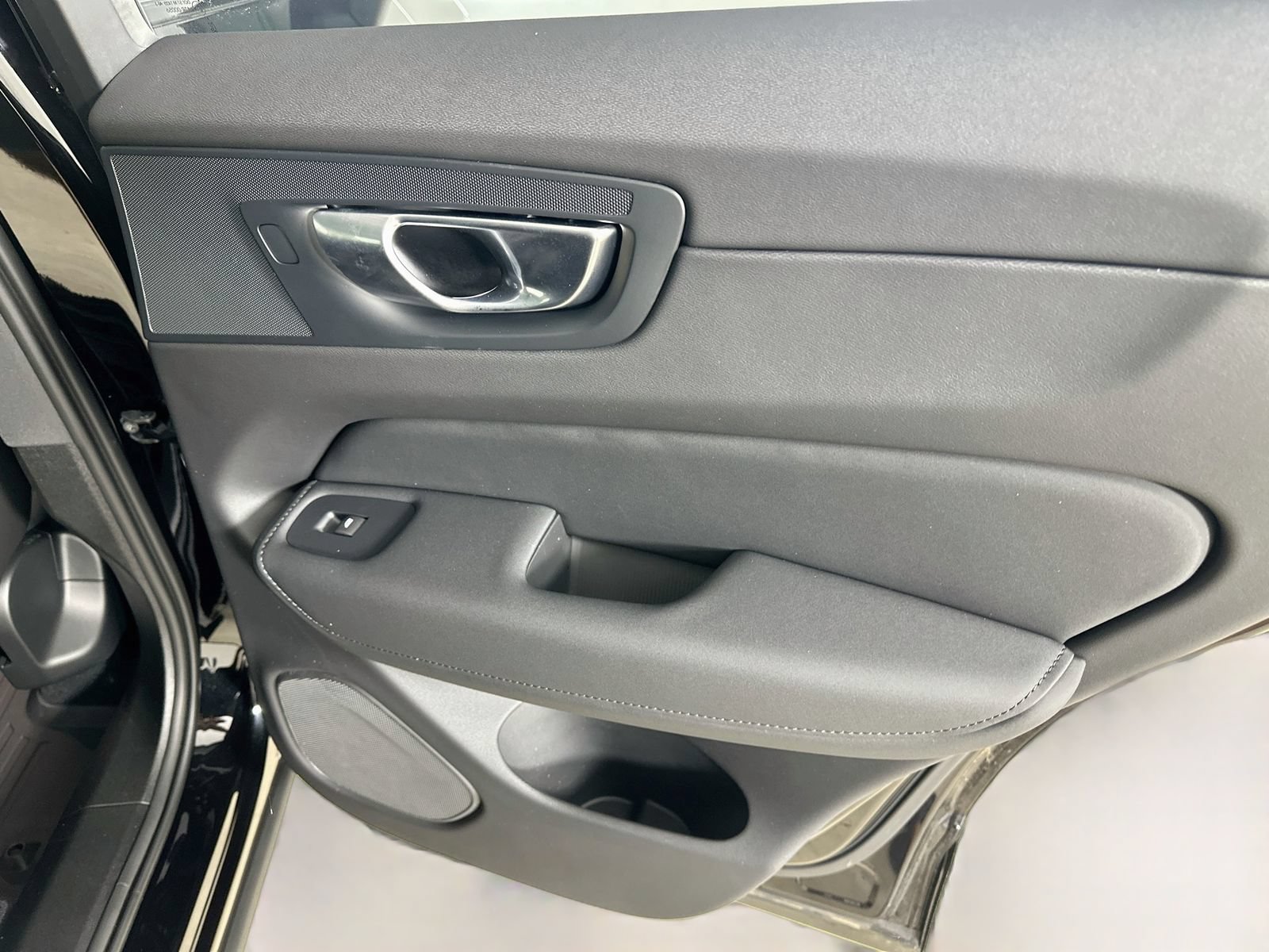 New 2026 Volvo XC60 B5 Plus w/ Protection Package Premier AWD/4WD image 40