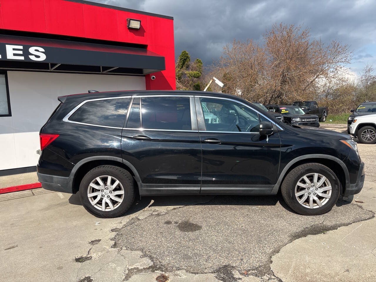Used 2019 Honda Pilot LX image 2