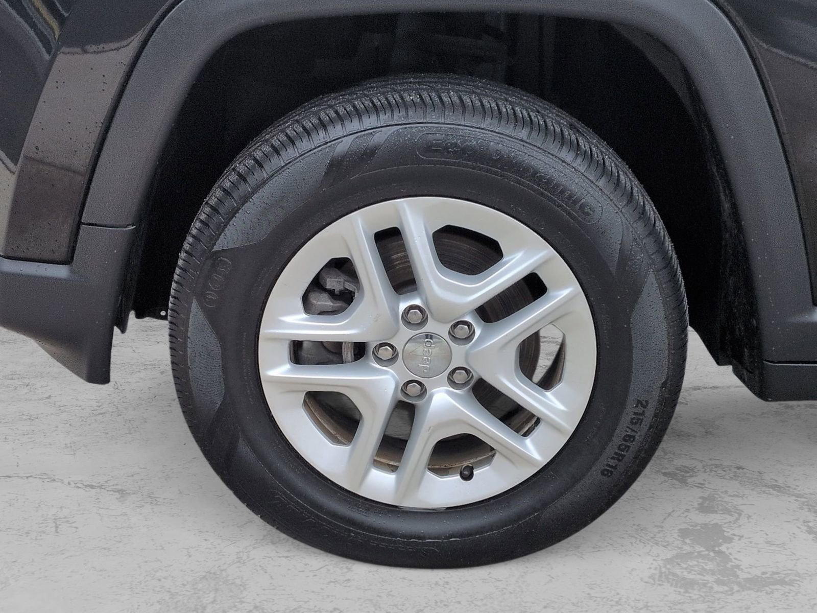 Used 2018 Jeep Compass Sport w/ Cold Weather Group image 17