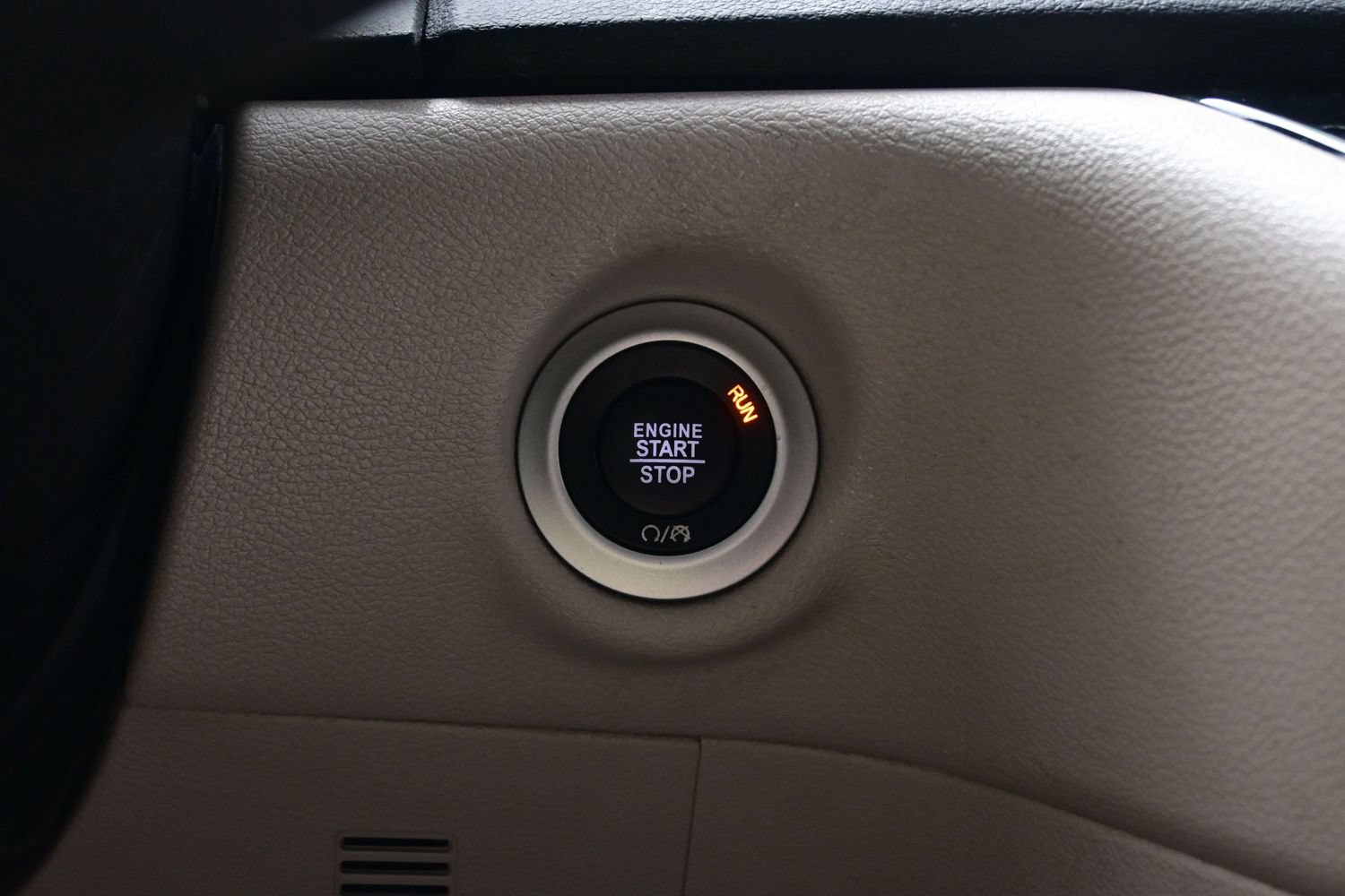 Used 2023 Chrysler Voyager LX FWD image 27