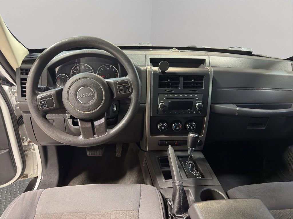 Used 2012 Jeep Liberty Sport RWD image 10