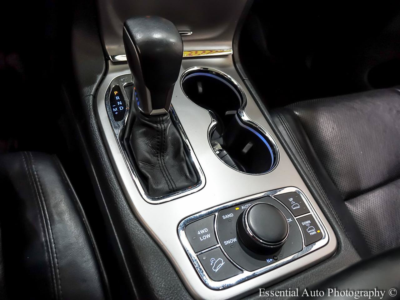 Used 2018 Jeep Grand Cherokee Overland AWD/4WD image 25