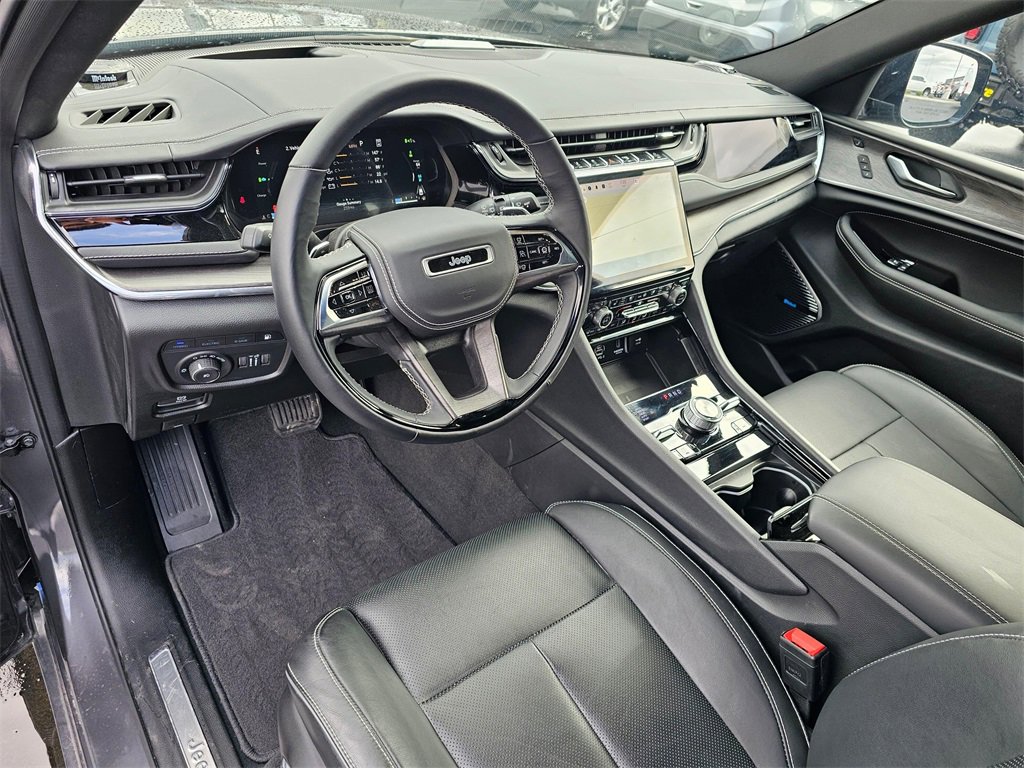 New 2023 Jeep Grand Cherokee Overland w/ Advanced Protech Group III image 2