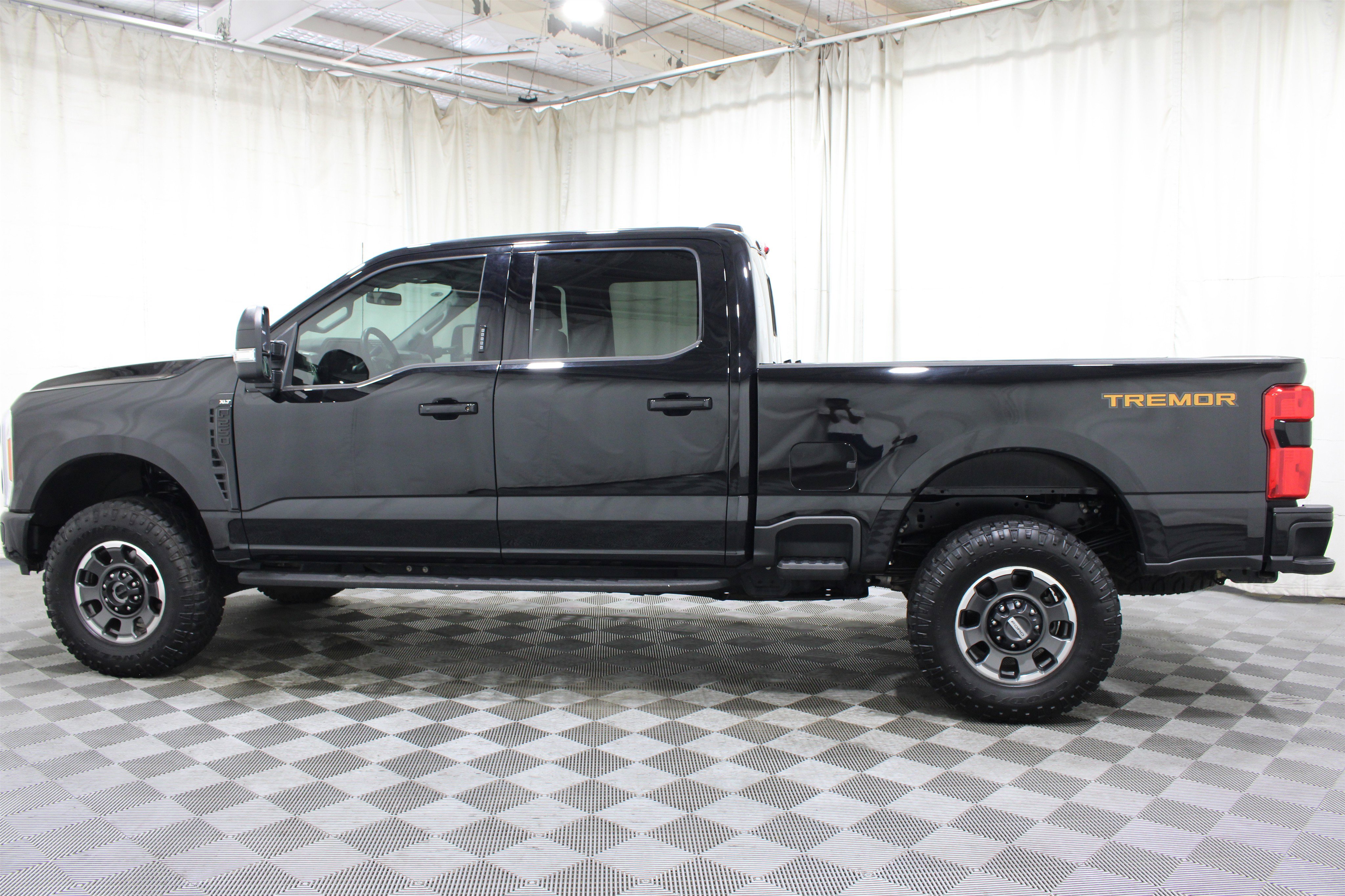 Used 2023 Ford F250 XLT w/ Tremor Off-Road Package image 34