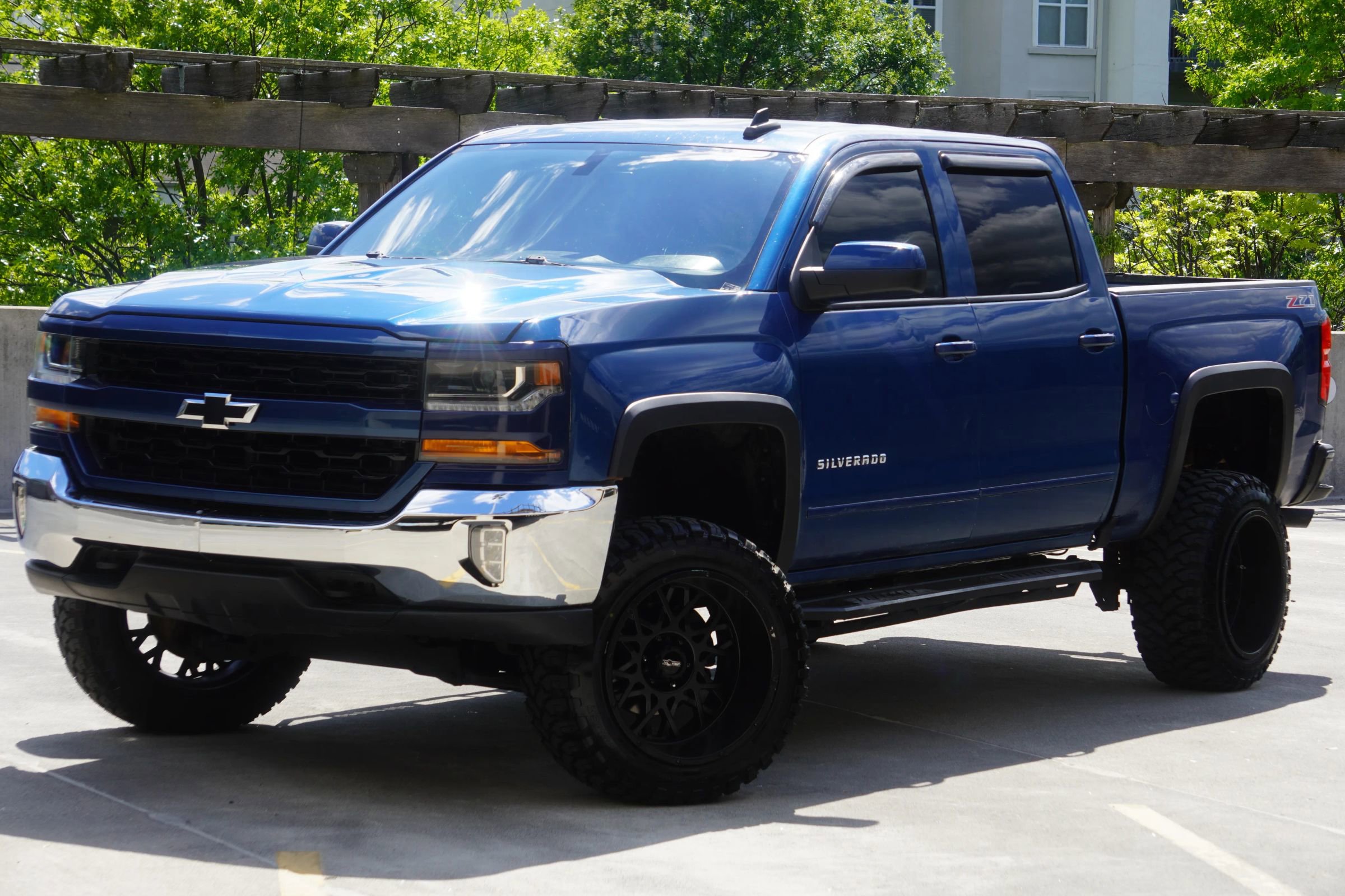 Used 2017 Chevrolet Silverado 1500 LT w/ All Star Edition AWD/4WD image 2
