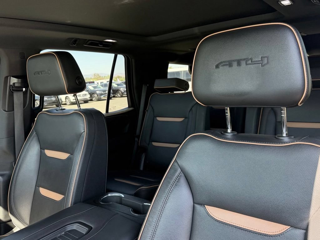 Used 2023 GMC Yukon AT4 w/ AT4 Premium Package AWD/4WD image 17