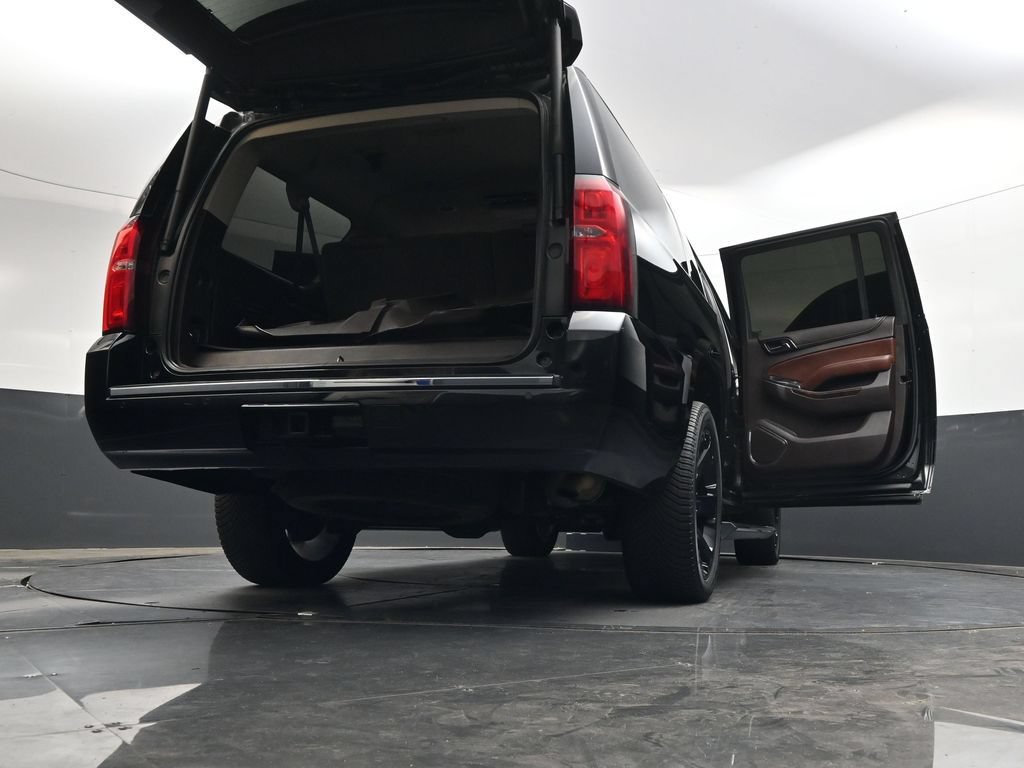 Used 2020 Chevrolet Suburban Premier AWD/4WD image 39
