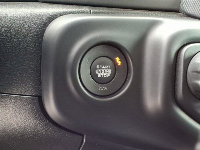 Used 2023 Jeep Gladiator Sport image 15