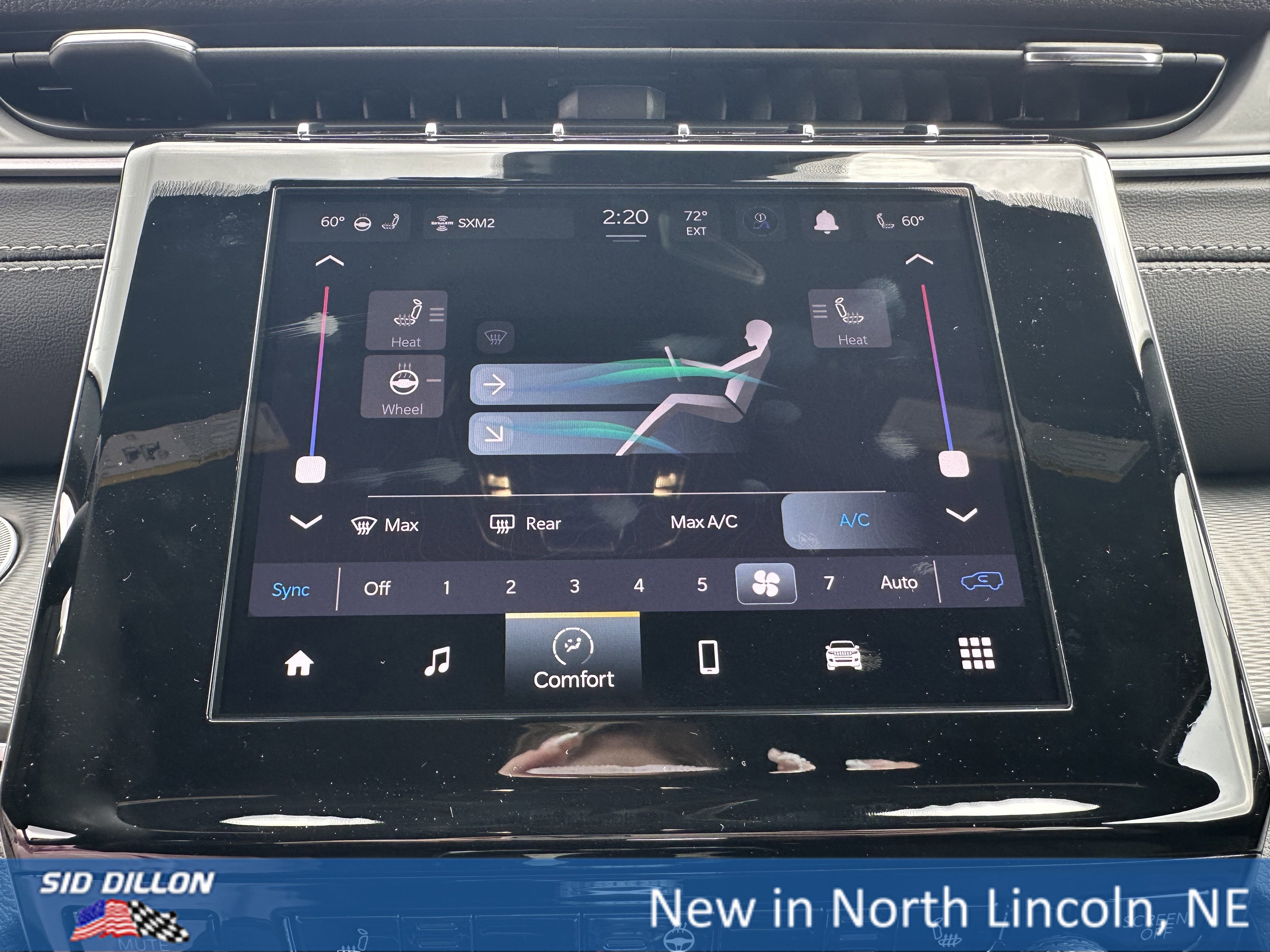 New 2025 Jeep Grand Cherokee Altitude image 11