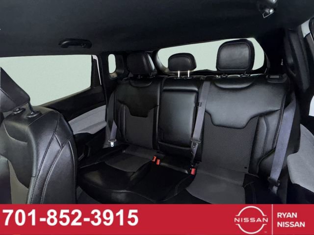 Used 2024 Jeep Compass Latitude image 32