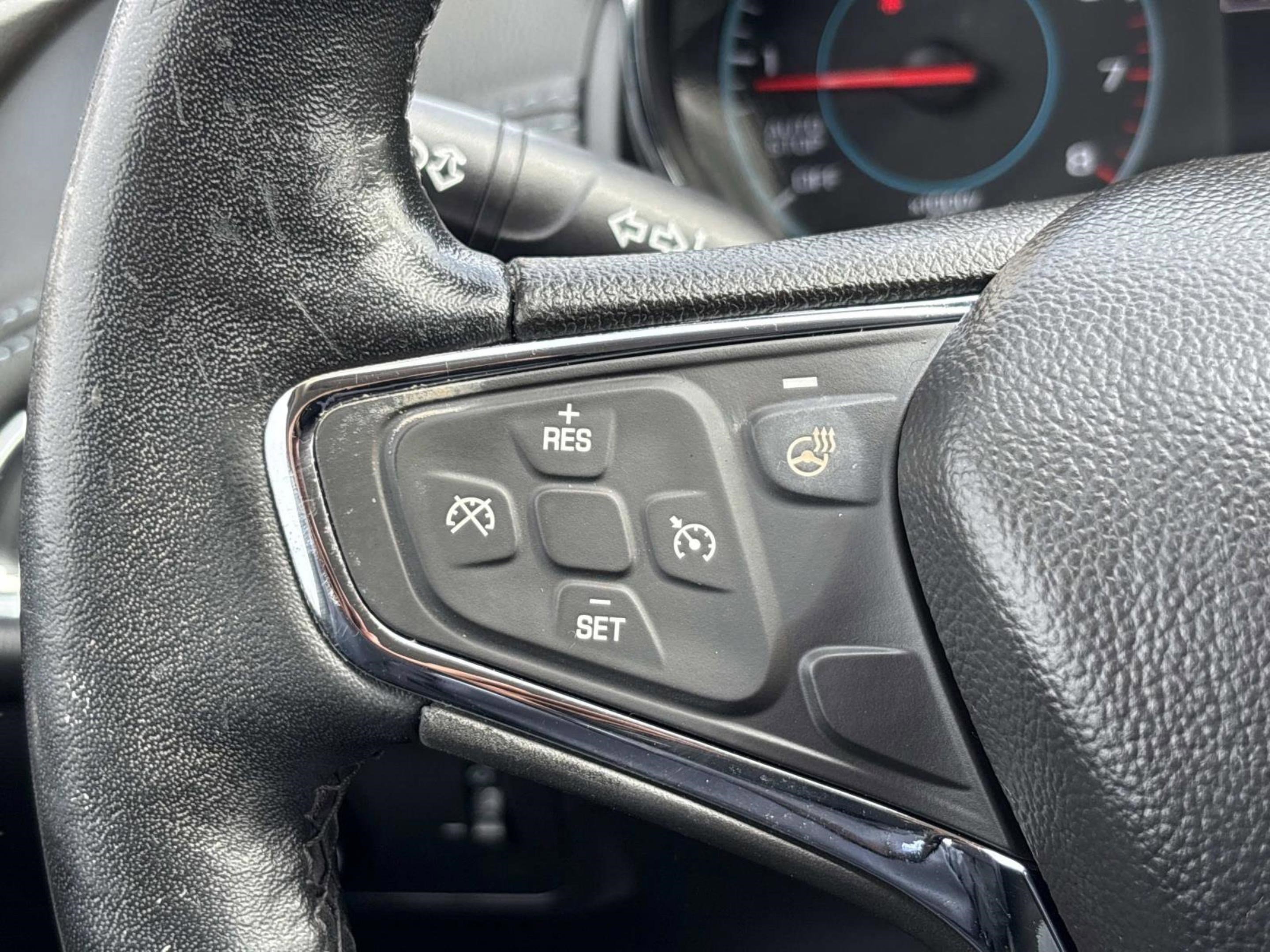 Used 2017 Chevrolet Cruze Premier image 25