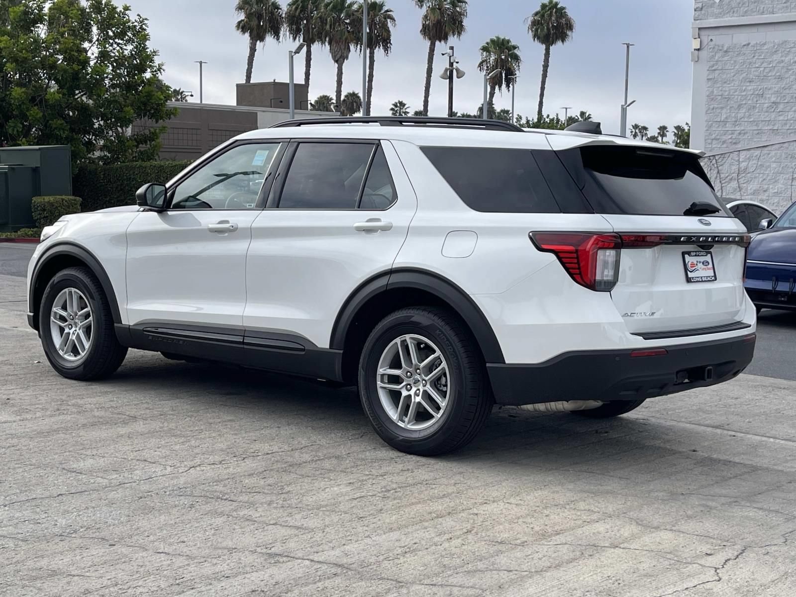 New 2026 Ford Explorer Active RWD image 4