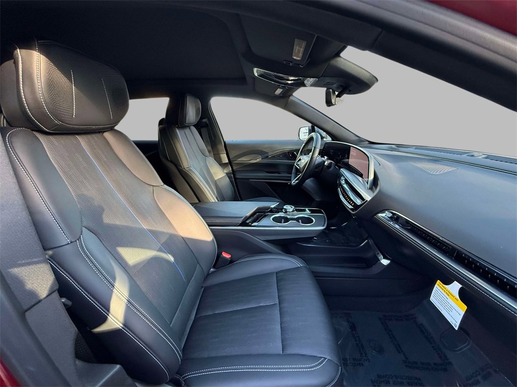 Used 2025 Cadillac Lyriq Luxury w/ LPO, Floor Liner Package image 14