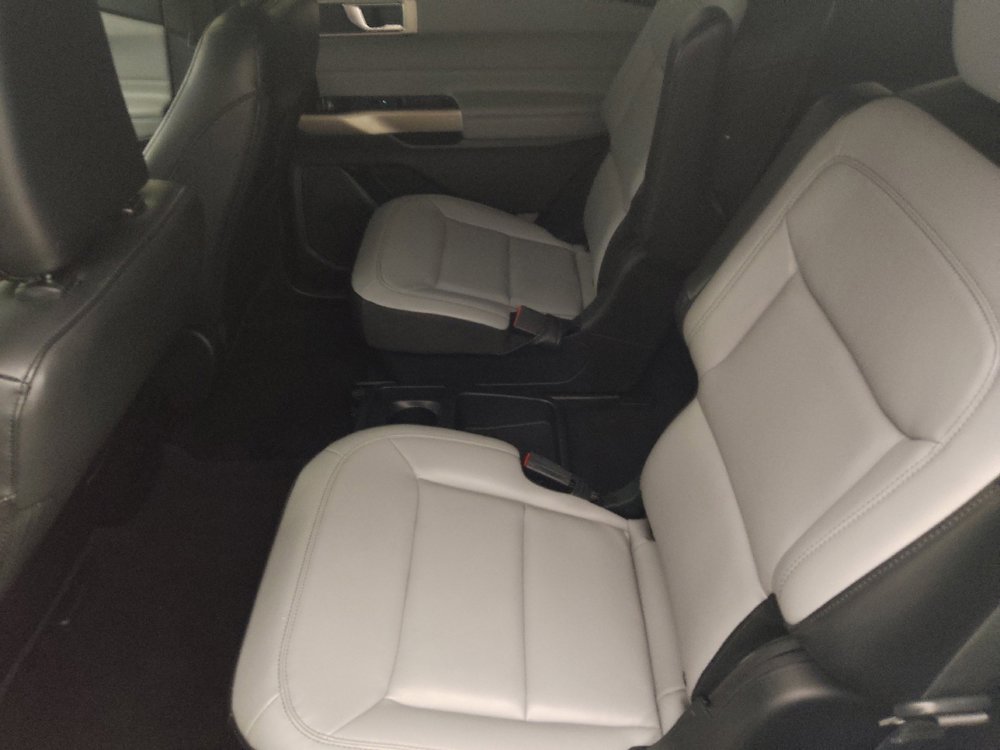Used 2021 Ford Explorer XLT w/ Equipment Group 202A RWD image 18