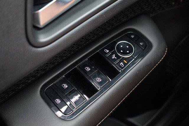 Used 2024 Nissan Ariya AWD image 18
