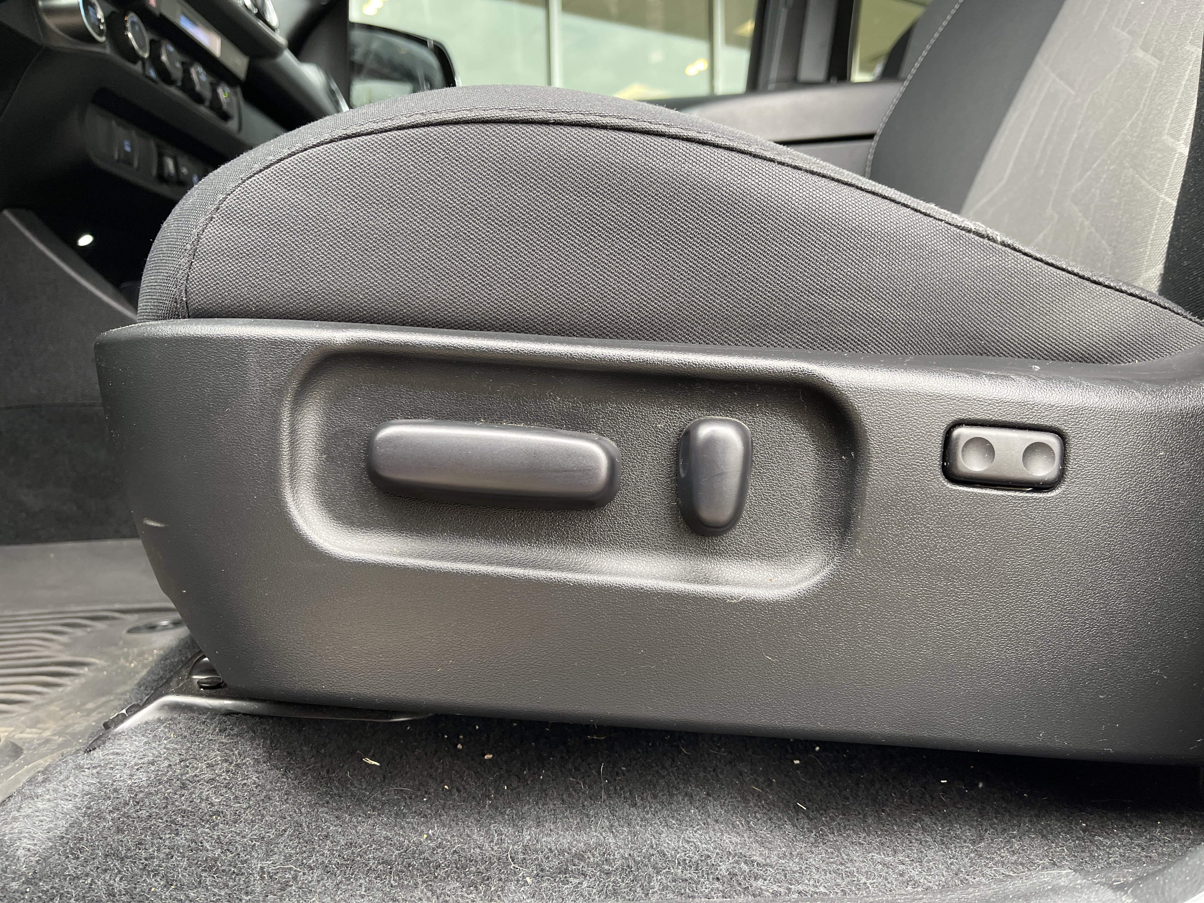 Used 2023 Toyota Tacoma TRD Off-Road image 18