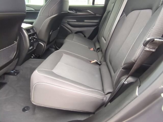 Used 2024 Jeep Grand Cherokee Laredo X image 18