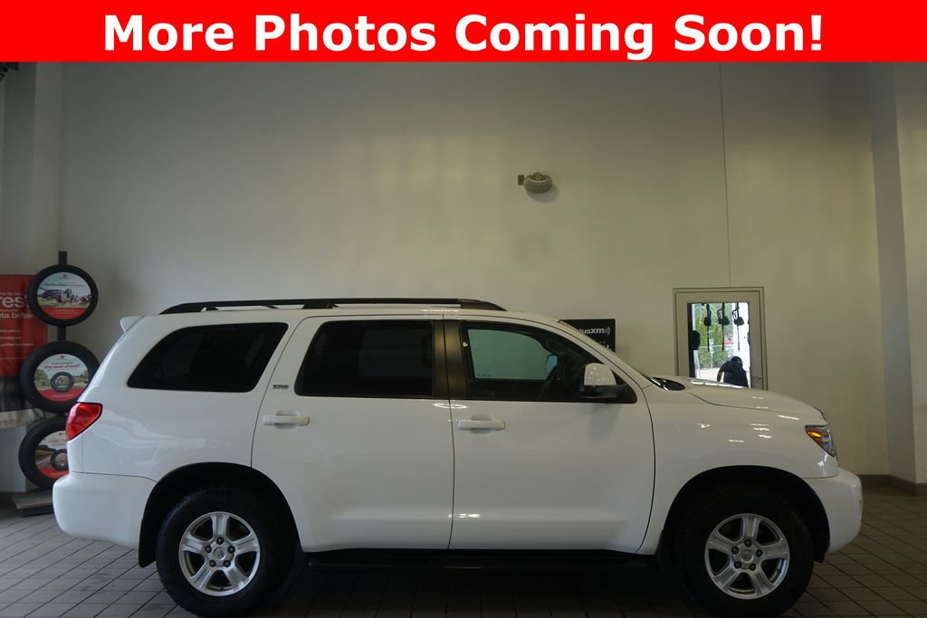 Used 2017 Toyota Sequoia SR5 w/ Premium Package AWD/4WD image 2