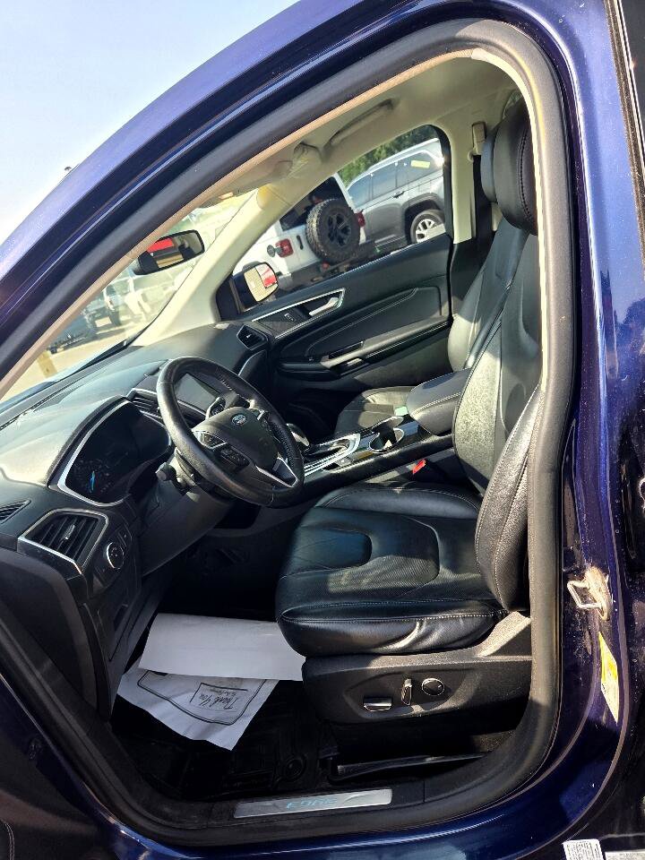 Used 2016 Ford Edge Titanium w/ Equipment Group 301A image 9
