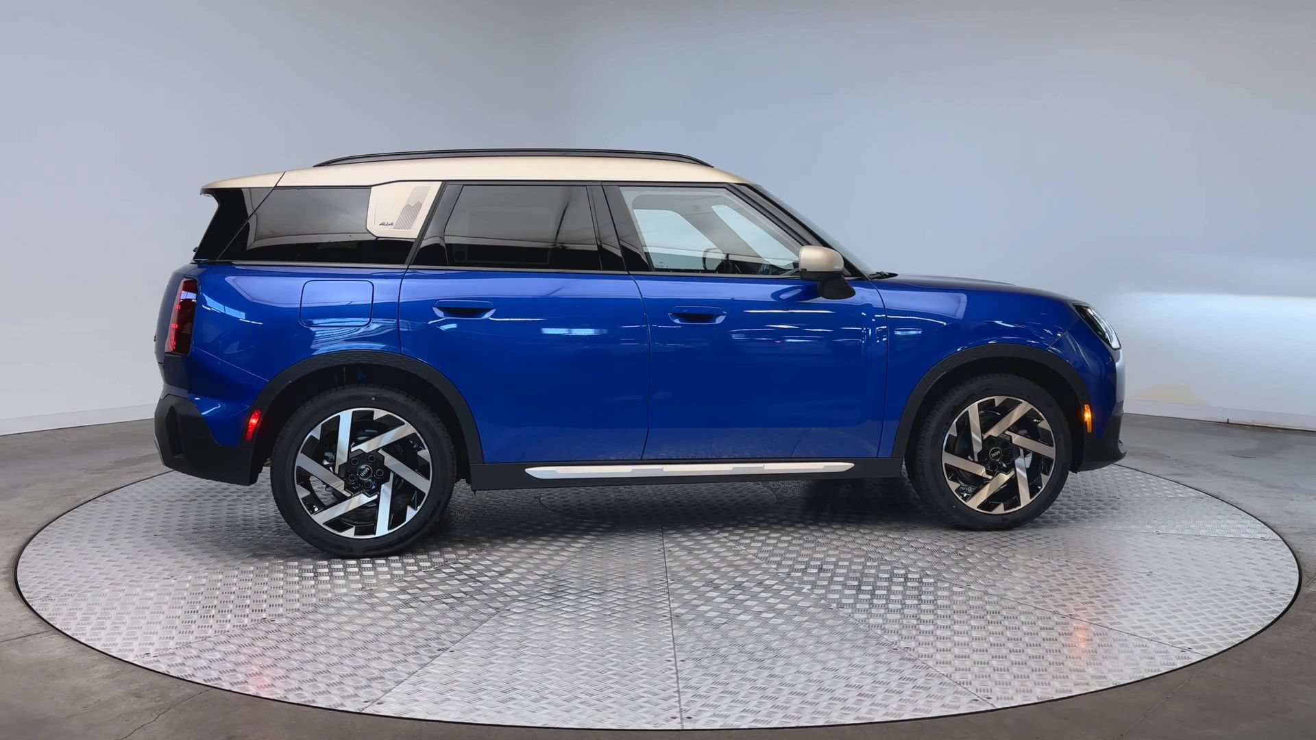 Certified 2026 MINI Cooper Countryman S w/ Comfort Package Max AWD/4WD image 9